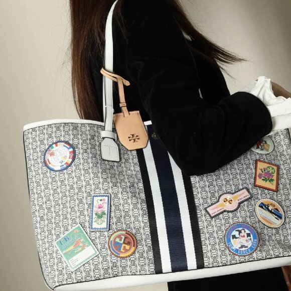 Tory Burch Tote Bag Gemini Link Canvas Patches - Picture 2 of 9